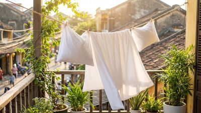 Cách Giặt Rèm, Chăn Ga Gối Đón Tết – Sạch Thơm Như Mới Mua