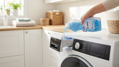 Cách dùng nước xả vải đúng cách, đúng liều - Sai 1 bước, thơm giảm 50%