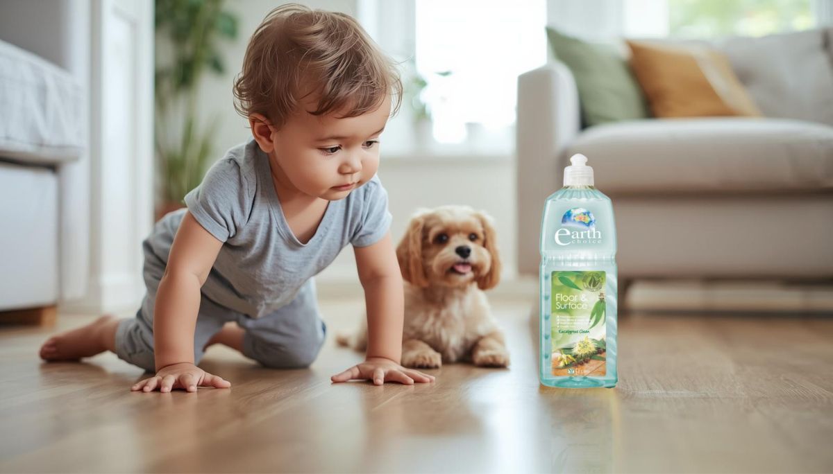 Cách chọn nước lau sàn an toàn cho trẻ nhỏ và thú cưng