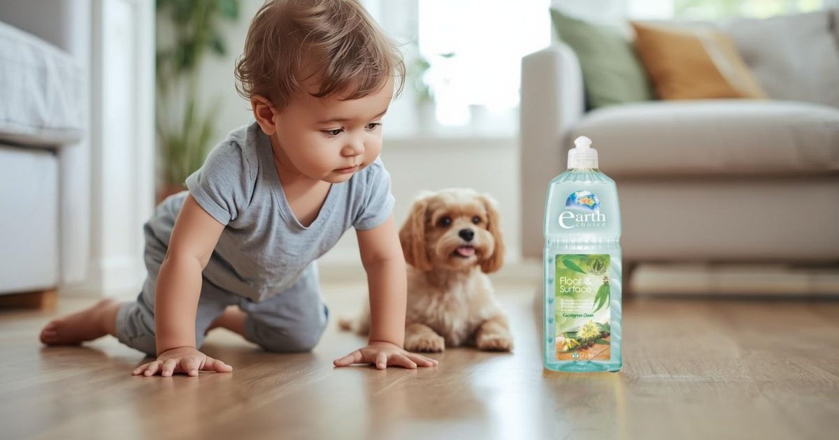 Cách chọn nước lau sàn an toàn cho trẻ nhỏ và thú cưng